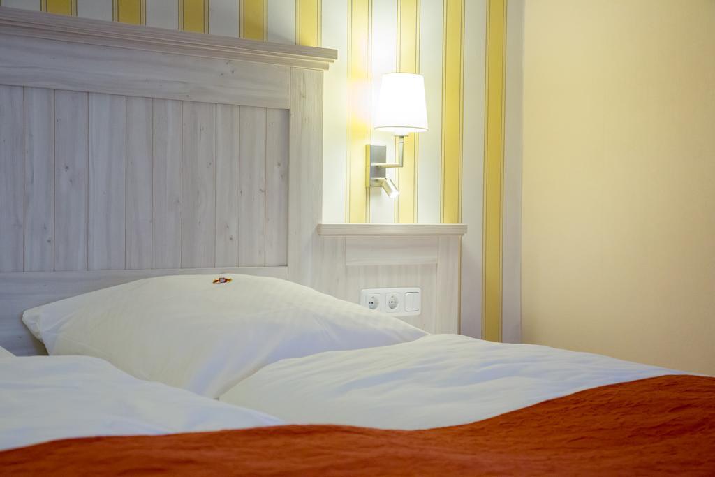 Alter Landkrug Hotell Nortorf Exteriör bild
