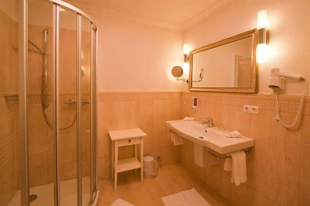 Alter Landkrug Hotell Nortorf Exteriör bild